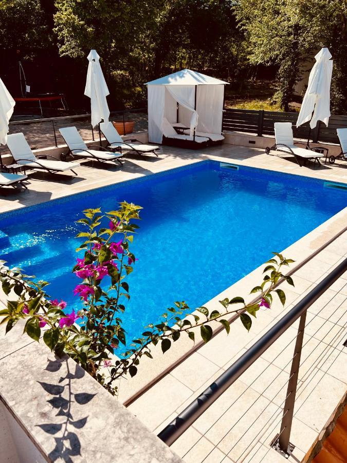 Villa Jela - With Pool نجيفيش المظهر الخارجي الصورة